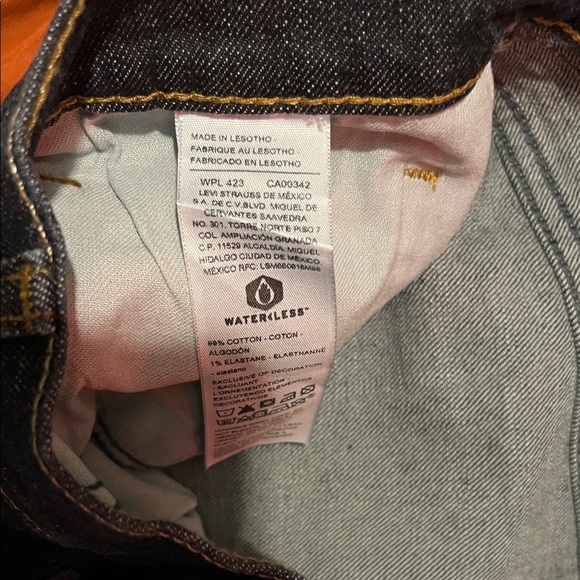 Signature by Levi Strauss Dark Wash Relaxed Jeans - Picture 8 of 9